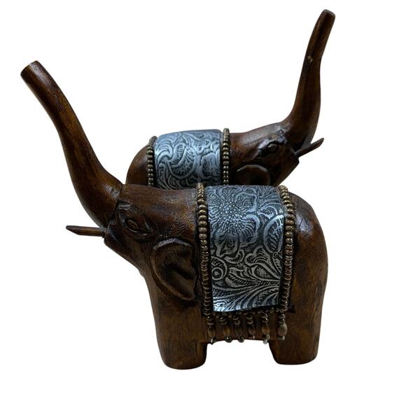 Wooden Craved Set of 2 Elephants With Bead Work Some Damaged Good Condition - Picture 2 of 7